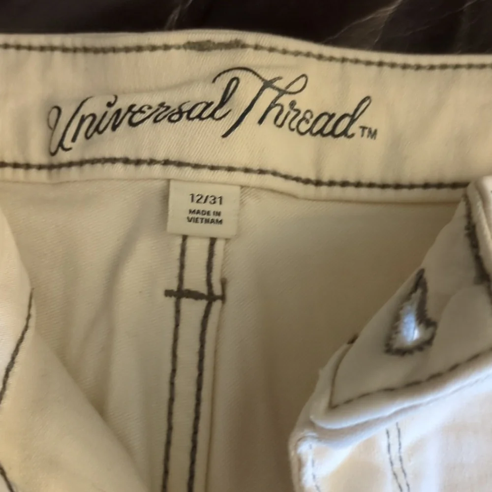 Target Universal Thread Contrast Shorts Cream trimmed Blue Stitching - Picture 2 of 6